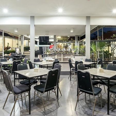 Riverstone Hotel & Cottage Бату Экстерьер фото