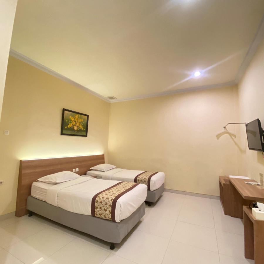 Riverstone Hotel & Cottage Бату Экстерьер фото