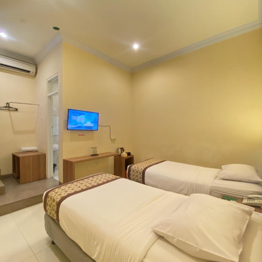 Riverstone Hotel & Cottage Бату Экстерьер фото