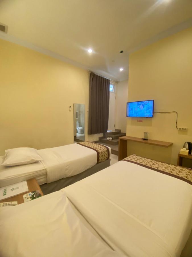 Riverstone Hotel & Cottage Бату Экстерьер фото
