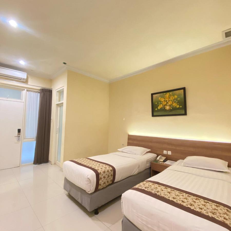 Riverstone Hotel & Cottage Бату Экстерьер фото
