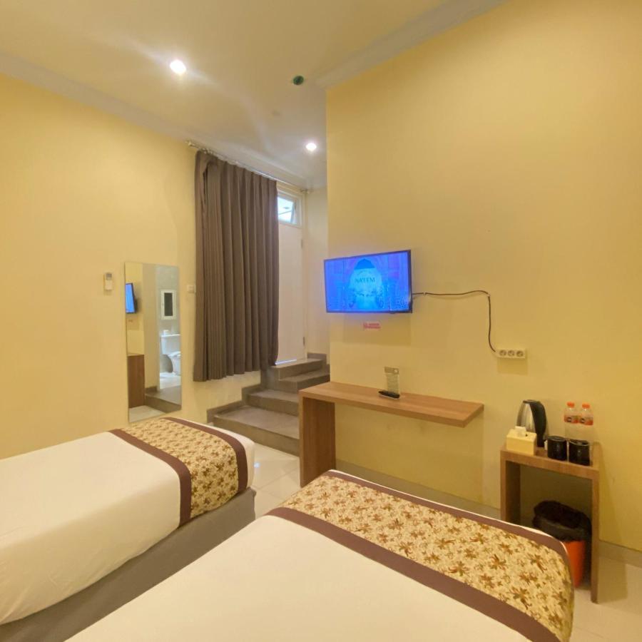 Riverstone Hotel & Cottage Бату Экстерьер фото