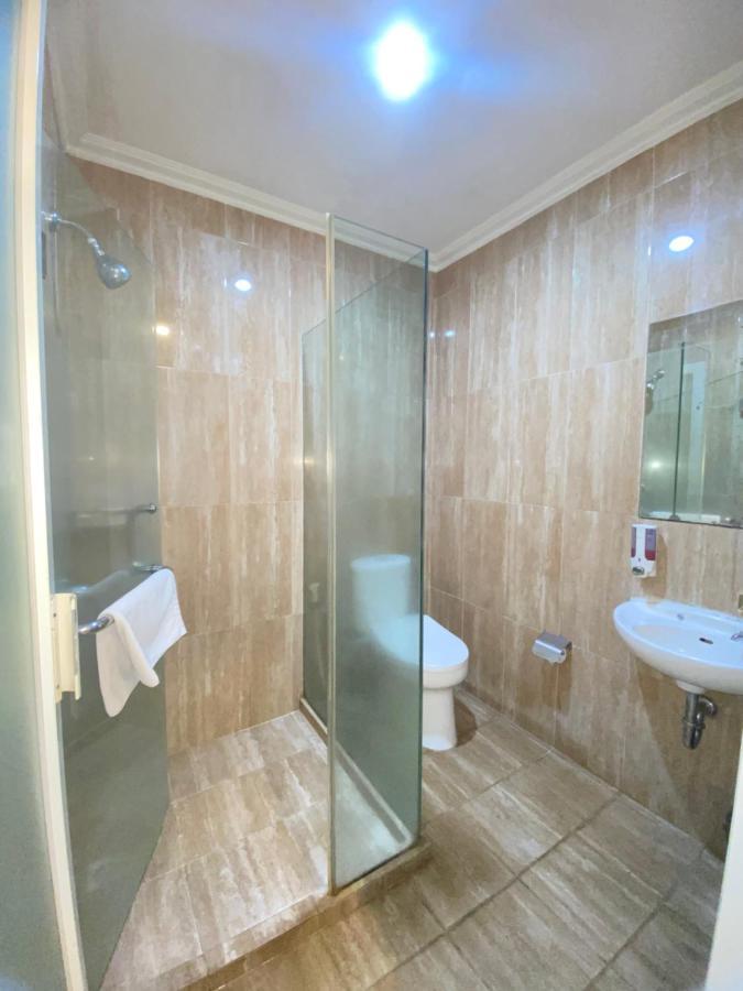 Riverstone Hotel & Cottage Бату Экстерьер фото