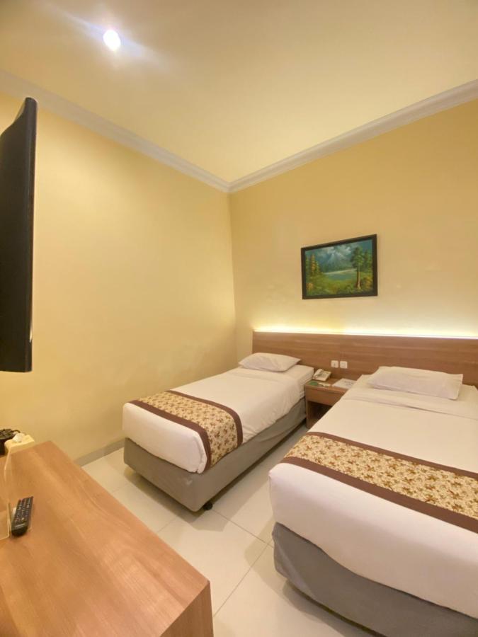 Riverstone Hotel & Cottage Бату Экстерьер фото