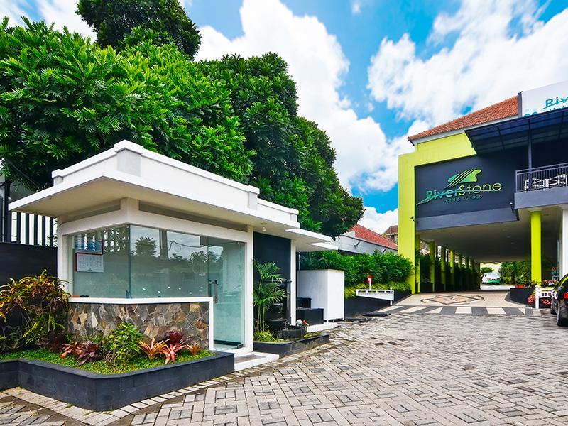 Riverstone Hotel & Cottage Бату Экстерьер фото