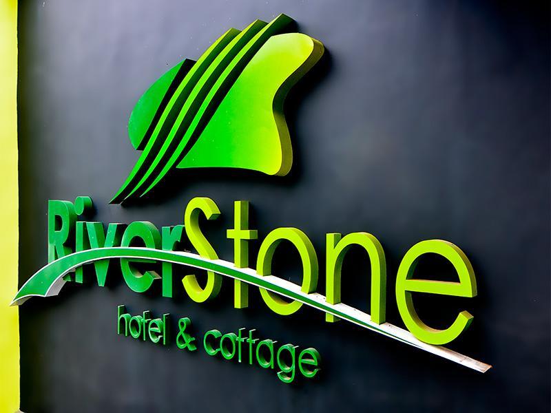 Riverstone Hotel & Cottage Бату Экстерьер фото