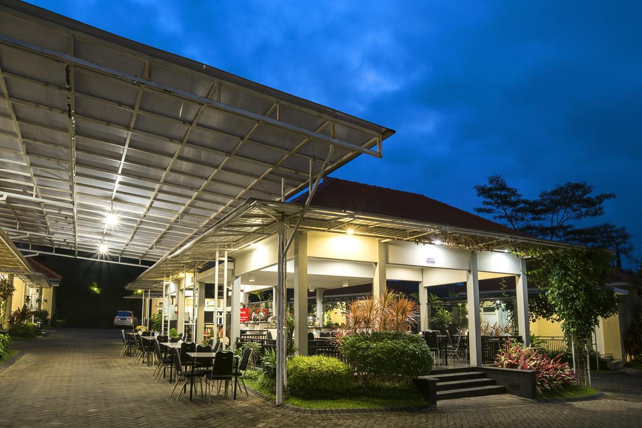 Riverstone Hotel & Cottage Бату Экстерьер фото