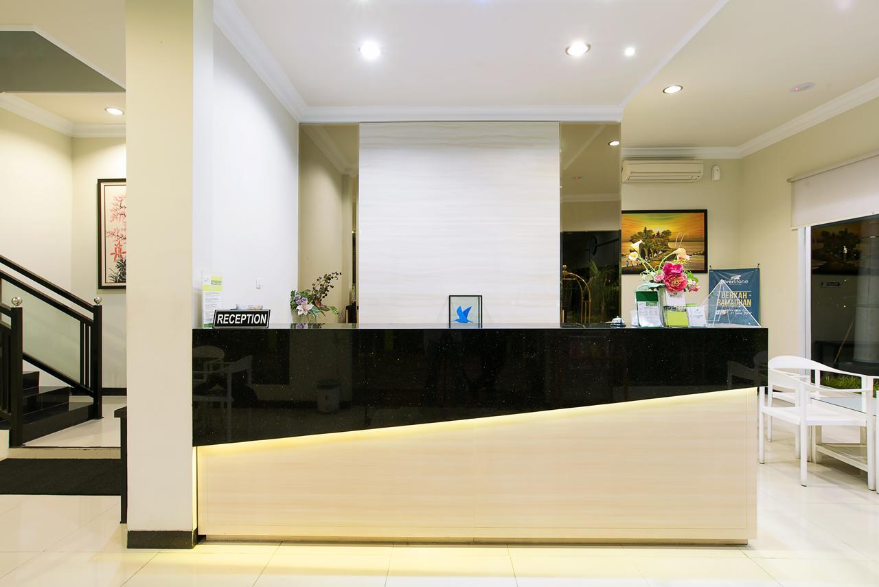 Riverstone Hotel & Cottage Бату Экстерьер фото