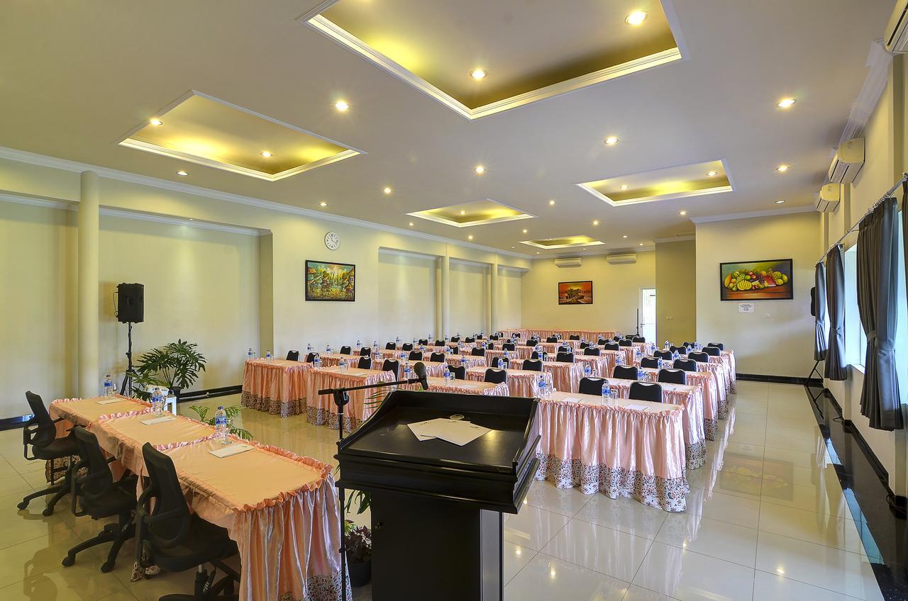 Riverstone Hotel & Cottage Бату Экстерьер фото