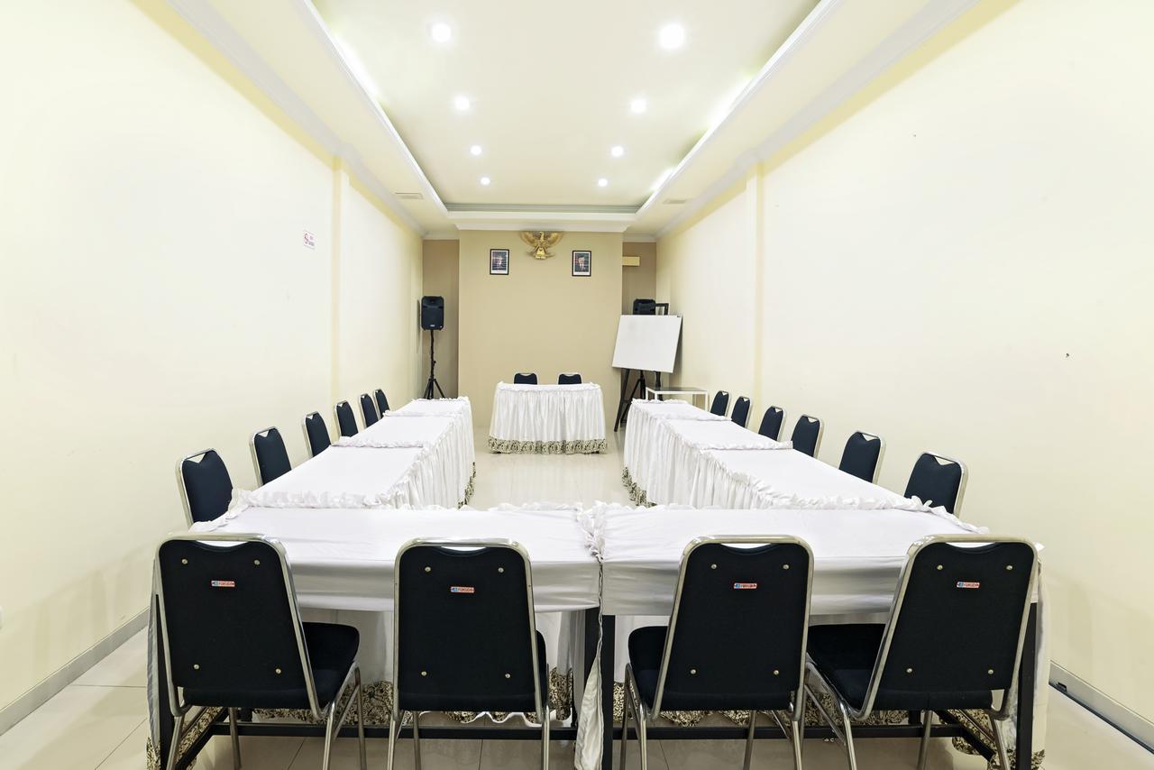 Riverstone Hotel & Cottage Бату Экстерьер фото